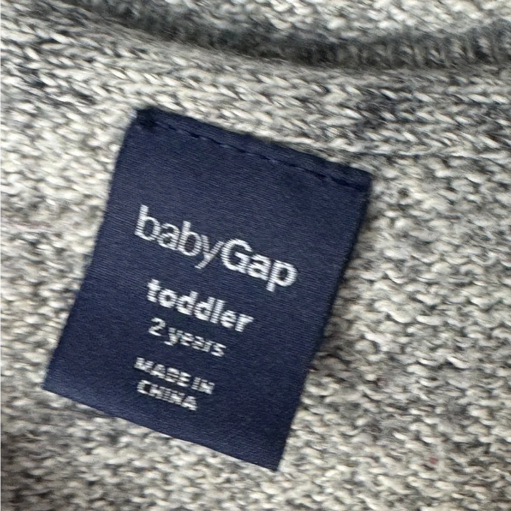 Gap Kids.Gray & Red Lightweight Sweater. Size 2, Great Condition